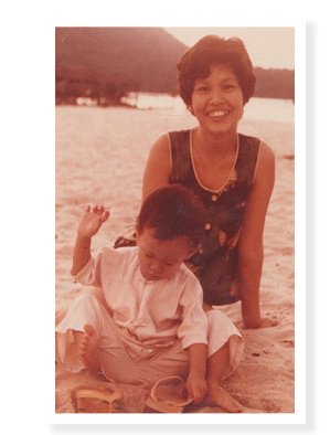 Chia Chong and her mother